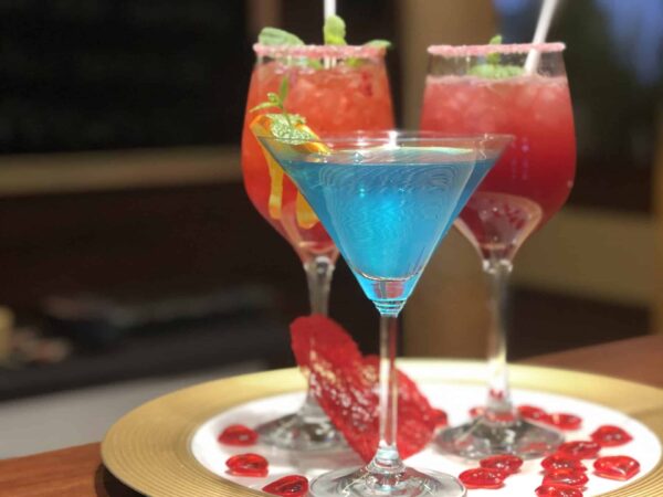 Kolorowe drinki na przyjęciu