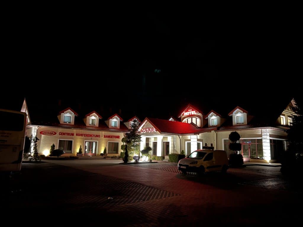 IMG_7054 Hotel Ostoja nocą