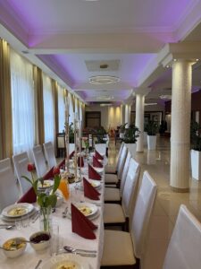 Sala restauracyjna Ostoja w Bobowej